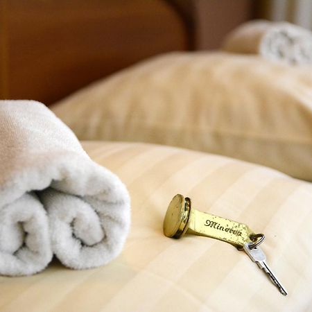 Hotel Minerva Mosonmagyaróvár Esterno foto