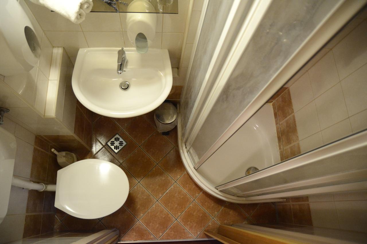 Hotel Minerva Mosonmagyaróvár Esterno foto