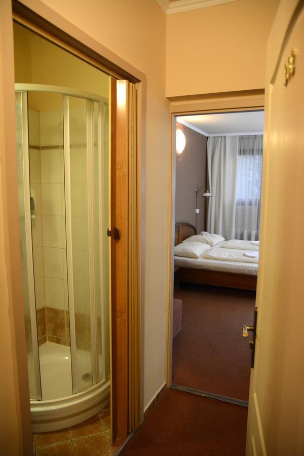 Hotel Minerva Mosonmagyaróvár Esterno foto