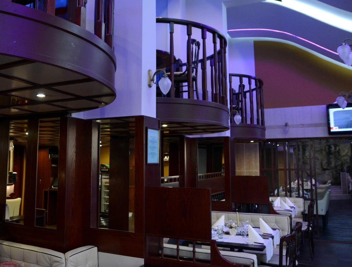 Hotel Minerva Mosonmagyaróvár Esterno foto